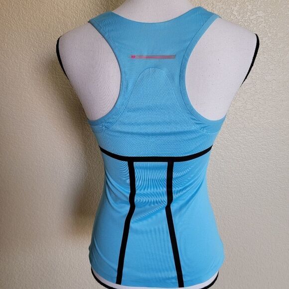 New balance sport top - Picture 2 of 10